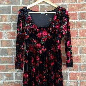 Kimichi Blue Floral Velvet Dress
